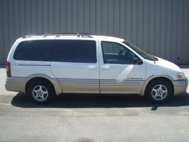 Pontiac Montana 2003 photo 2