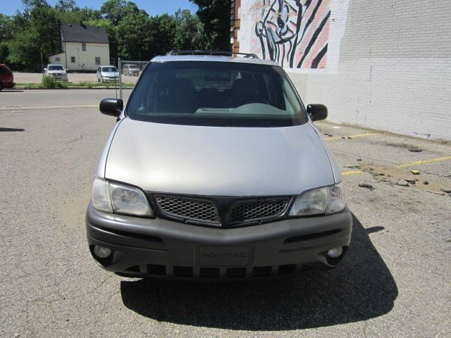 Pontiac Montana 2003 photo 2