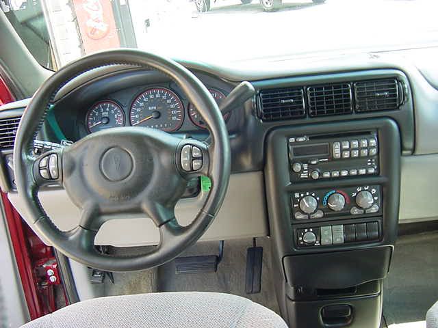 Pontiac Montana 2004 photo 3