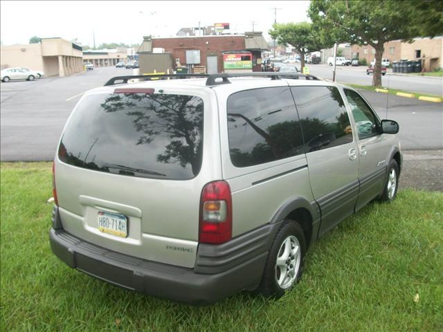 Pontiac Montana 2004 photo 2