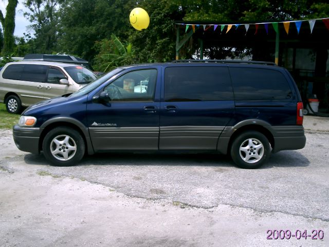 Pontiac Montana 2004 photo 1