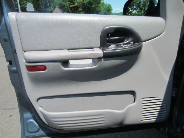 Pontiac Montana 2004 photo 28