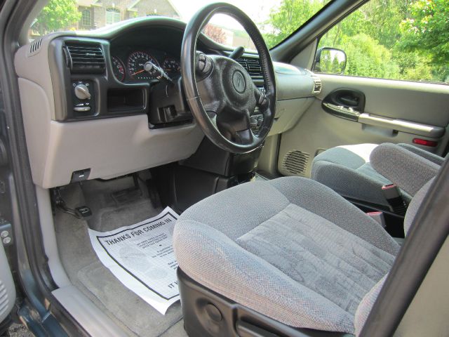 Pontiac Montana 2004 photo 29