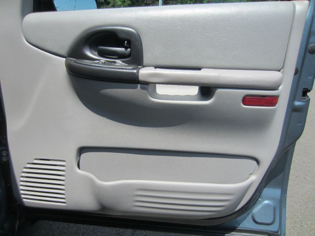 Pontiac Montana 2004 photo 6