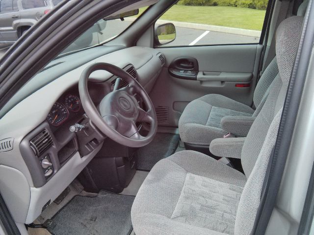 Pontiac Montana 2004 photo 1