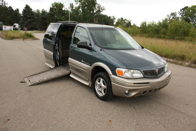 Pontiac Montana 2005 photo 1