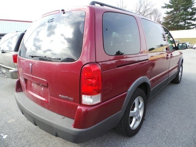 Pontiac Montana SV6 2005 photo 2