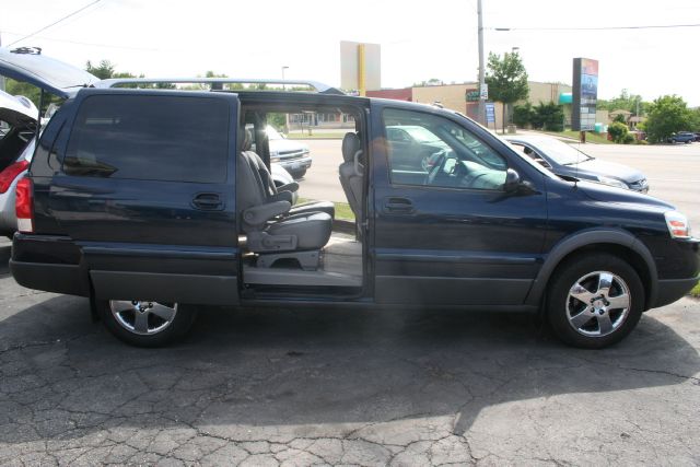 Pontiac Montana SV6 2005 photo 1