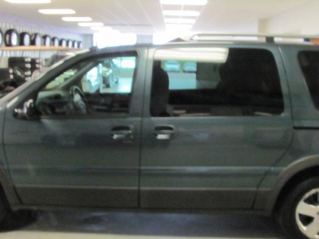 Pontiac Montana SV6 2005 photo 3