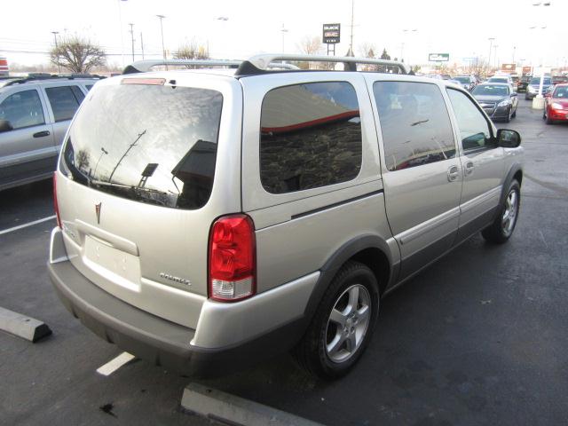 Pontiac Montana SV6 2006 photo 2