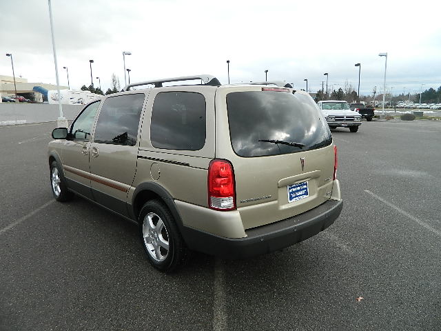 Pontiac Montana SV6 2006 photo 2