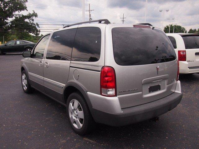 Pontiac Montana SV6 2006 photo 2