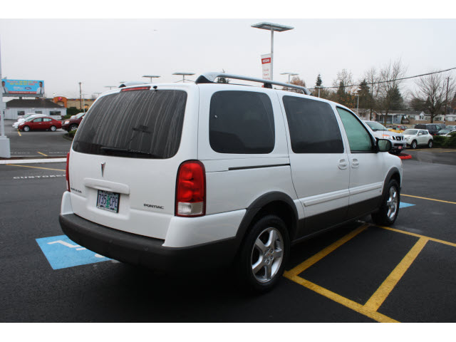 Pontiac Montana SV6 2006 photo 4