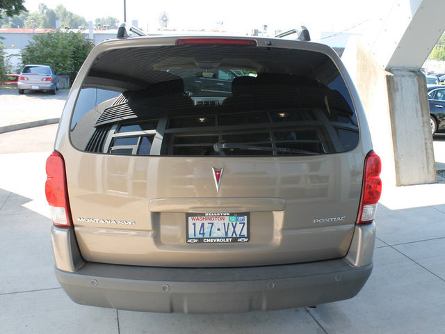 Pontiac Montana SV6 2006 photo 2