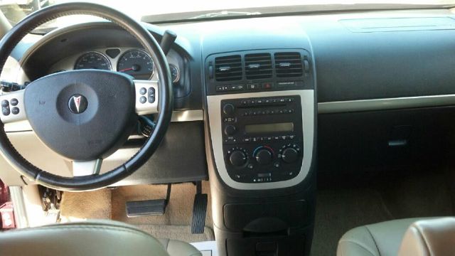 Pontiac Montana SV6 2006 photo 1