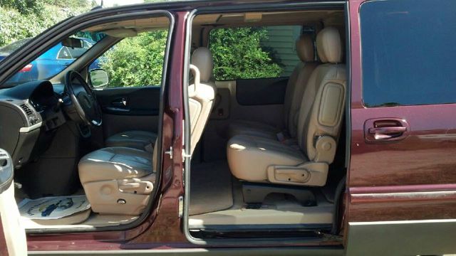 Pontiac Montana SV6 2006 photo 2