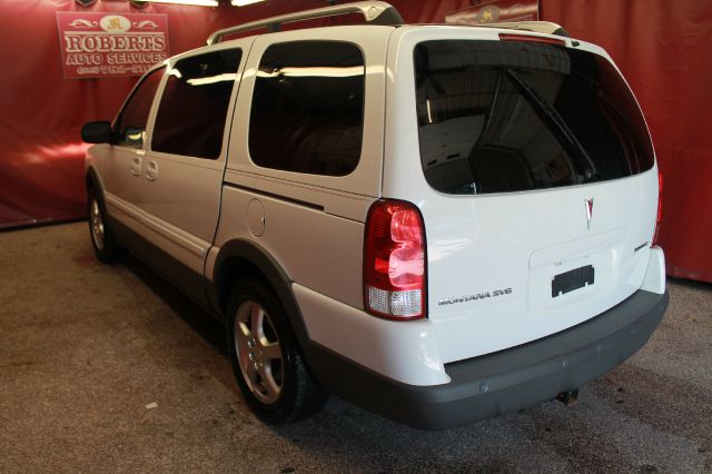 Pontiac Montana SV6 2006 photo 2