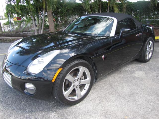 Pontiac Solstice Standard 4X4 Hardtop Convertible