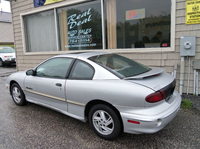 Pontiac Sunfire 2000 photo 2