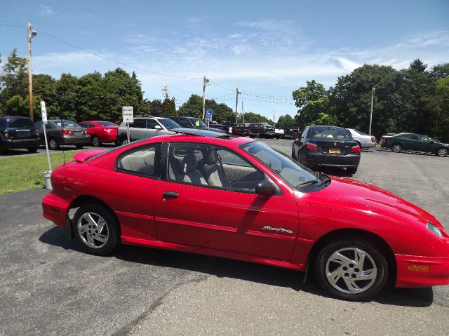 Pontiac Sunfire 2000 photo 1