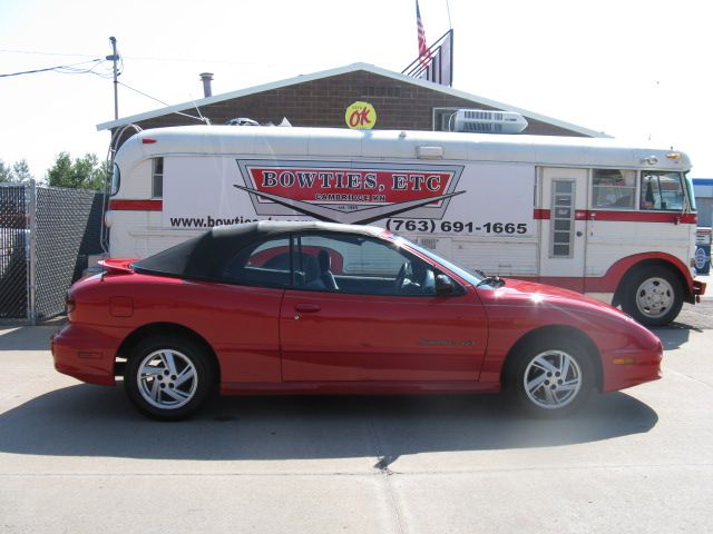 Pontiac Sunfire 2000 photo 2