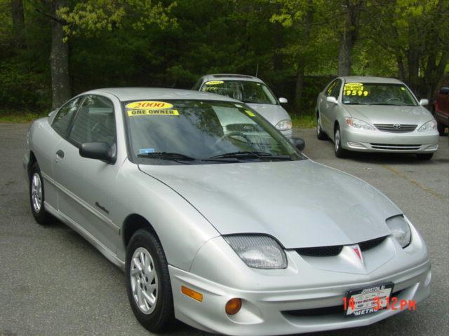 Pontiac Sunfire 2000 photo 2