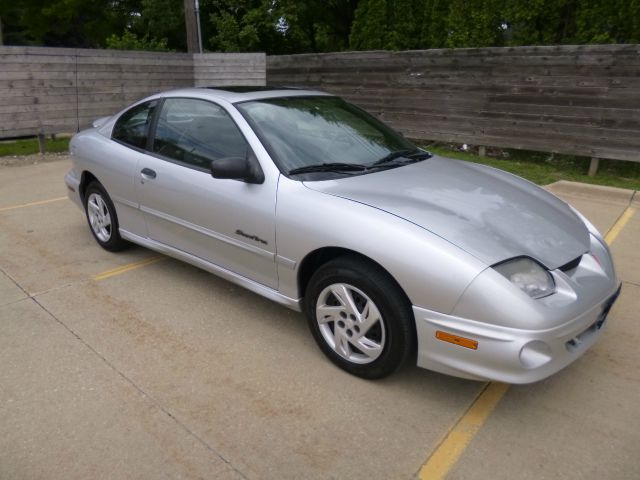 Pontiac Sunfire 2000 photo 2