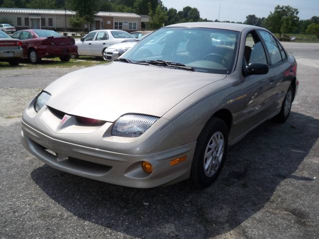 Pontiac Sunfire SE Sedan