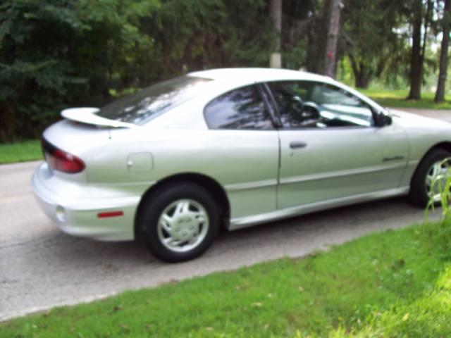 Pontiac Sunfire 2001 photo 2