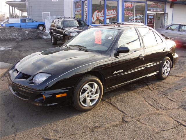 Pontiac Sunfire SE Sedan