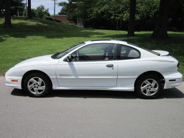 Pontiac Sunfire 2001 photo 2