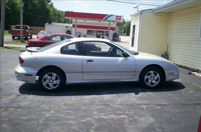 Pontiac Sunfire 2002 photo 2