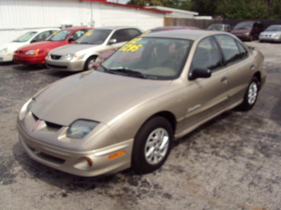 Pontiac Sunfire SE Sedan