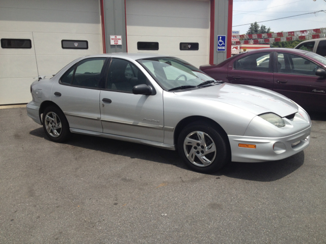 Pontiac Sunfire 2002 photo 2