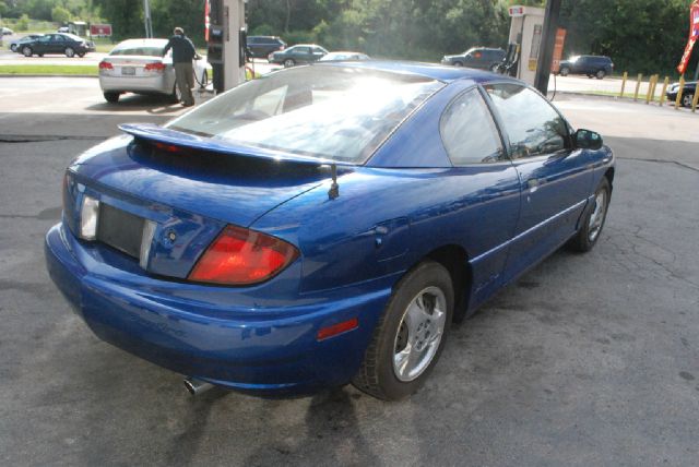 Pontiac Sunfire 2003 photo 2