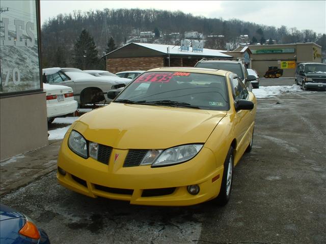 Pontiac Sunfire 2004 photo 2