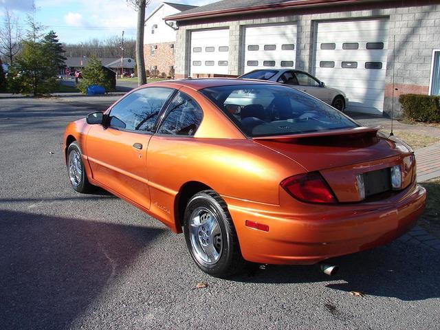 Pontiac Sunfire 2004 photo 1