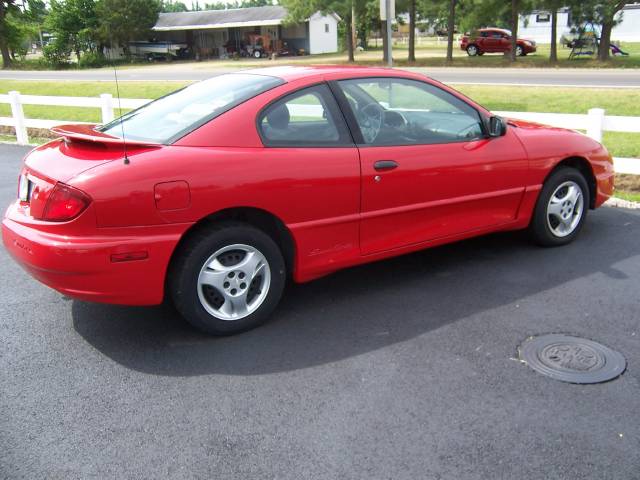 Pontiac Sunfire 2004 photo 1