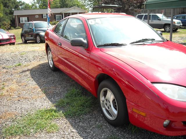 Pontiac Sunfire 2004 photo 2