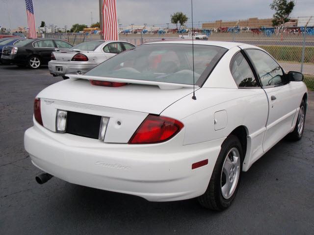 Pontiac Sunfire 2005 photo 2