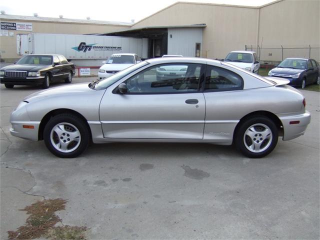 Pontiac Sunfire 2005 photo 2