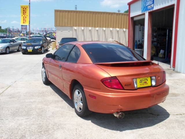 Pontiac Sunfire 2005 photo 2