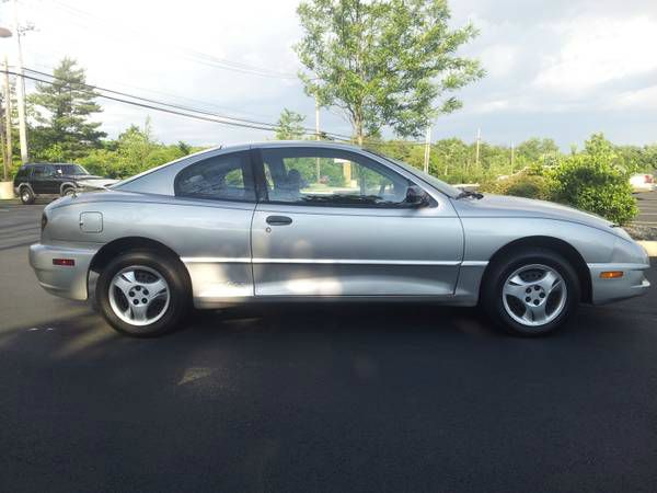 Pontiac Sunfire 2005 photo 2