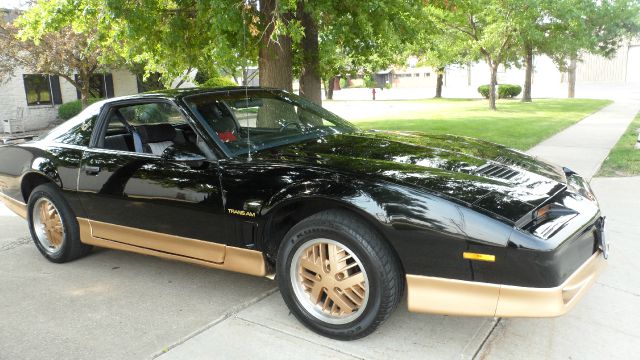 Pontiac TRANS AM 1985 photo 3