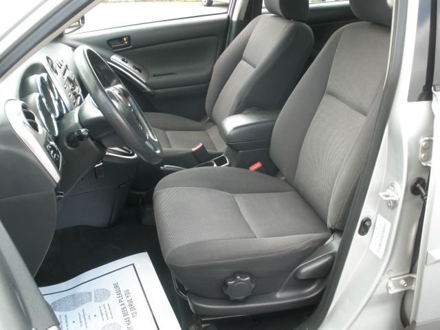 Pontiac Vibe 2003 photo 1