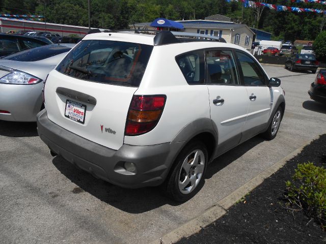 Pontiac Vibe 2003 photo 1