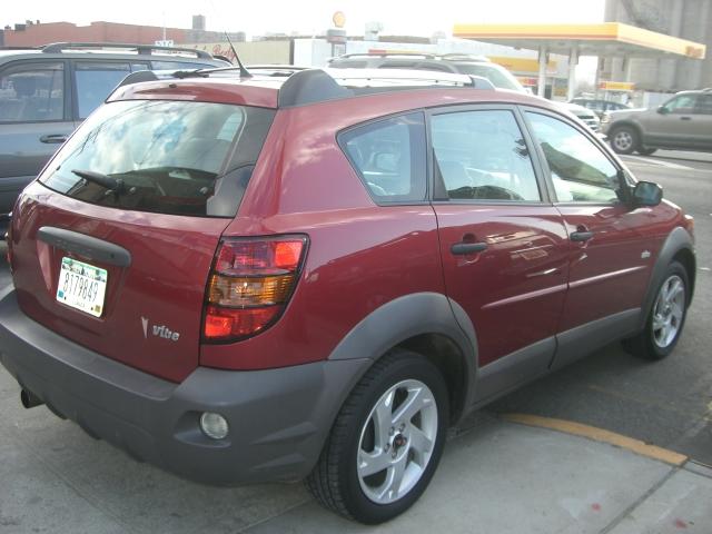 Pontiac Vibe 2003 photo 2