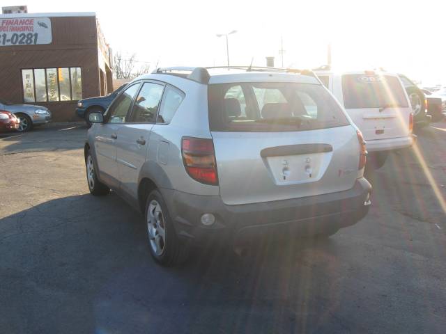 Pontiac Vibe 2003 photo 1