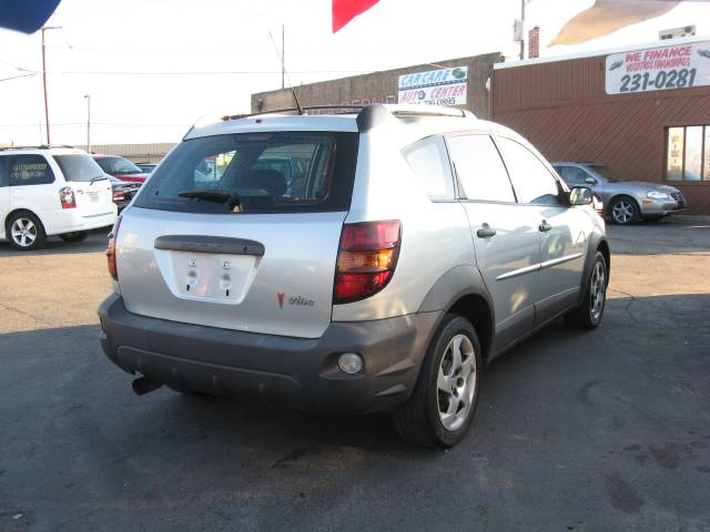 Pontiac Vibe 2003 photo 2