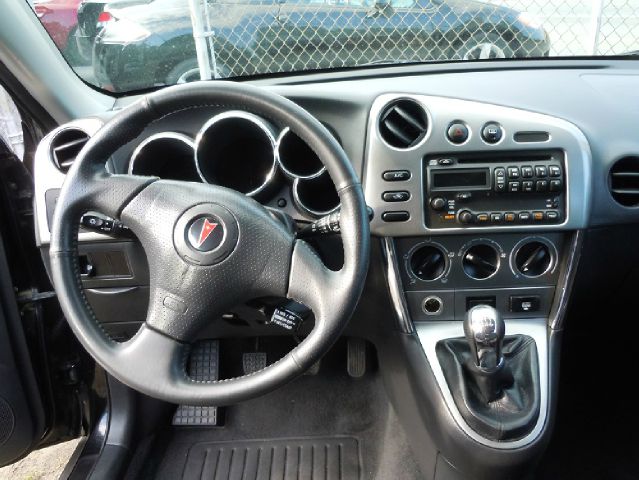 Pontiac Vibe 2003 photo 2